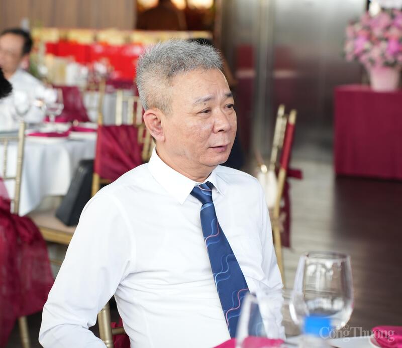 Phó Tổng Biên tập Liên Minh OK VIP Giải Trí Cá Cược World Cup 2026 Ngô Diệc Phàm tại lễ kỷ niệm.