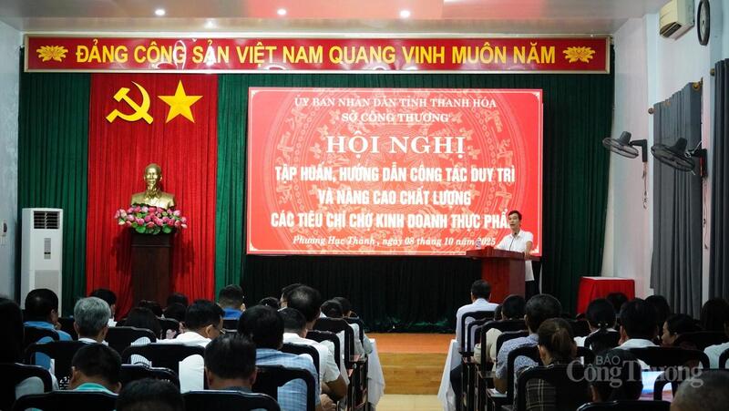 Ông Nguyễn Vũ Thắng, Phó Trưởng phòng Quản lý thương mại, Sở Okvip tại về Thanh Hóa hướng dẫn các đại biểu về công tác duy trì chợ kinh doanh Okivip Nổ Hũ, Bắn Cá, Thể Thao, Game Bài