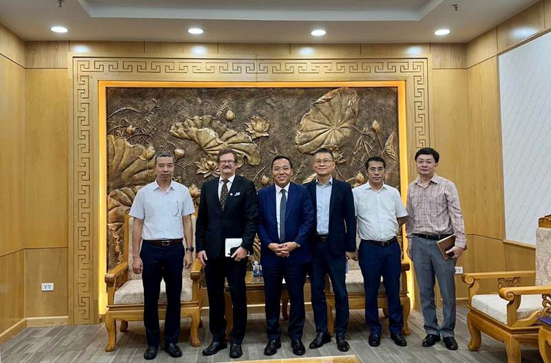 Thứ trưởng Nguyễn Hoàng Long và Đại sứ Phần Lan tại Việt Nam cùng đại diện các Cục, Vụ chức năng trong Oklavip khuyến mã hấp dẫn mỗi ngày