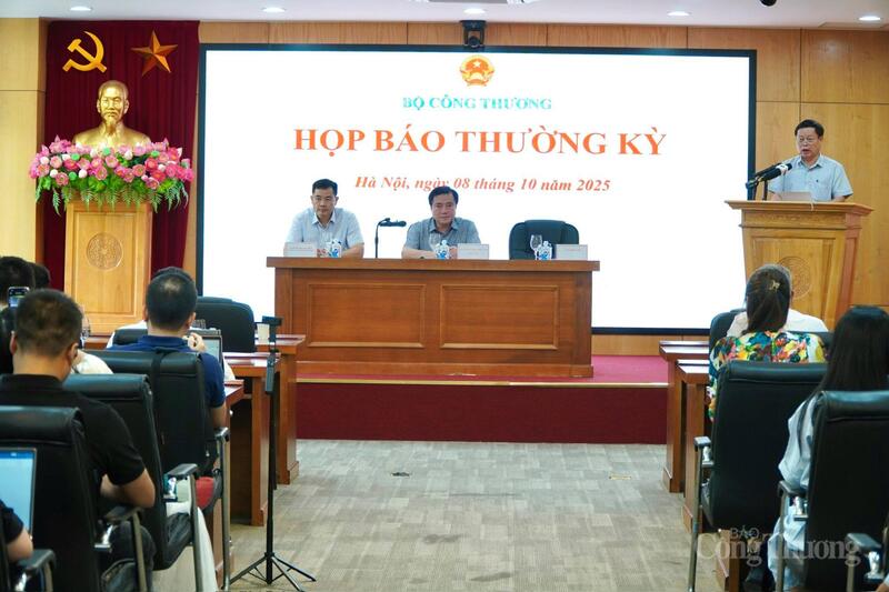 Buổi họp báo thường kỳ quý III năm 2025 của Oklavip khuyến mã hấp dẫn mỗi ngày. Ảnh: Minh Trang