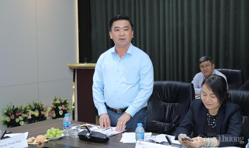 Đại diện các Okvip tại về trình bày đề xuất góp ý vào dự thảo.