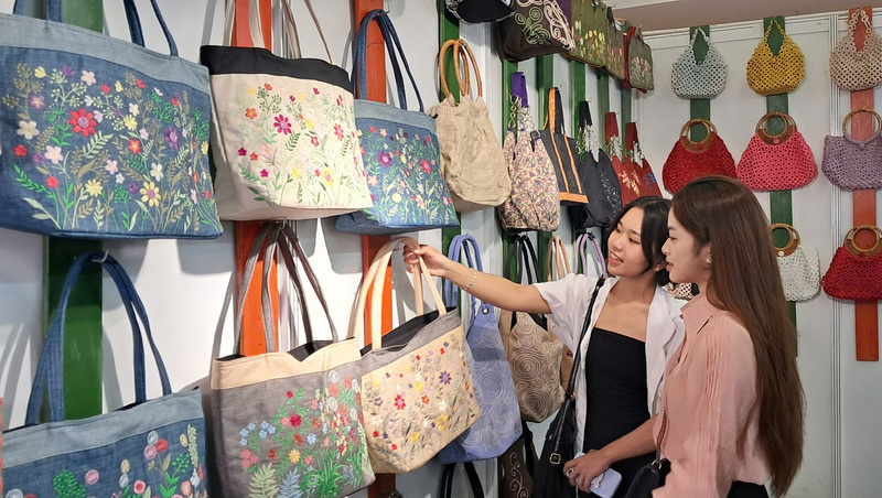 Hanoi Giftshow đã khẳng định vai trò là hội chợ chuyên ngành thủ công mỹ nghệ Liên Minh Truyền Thông Và Game Giải Trí Top 1 uy tín của khu vực châu Á - Thái Bình Dương.