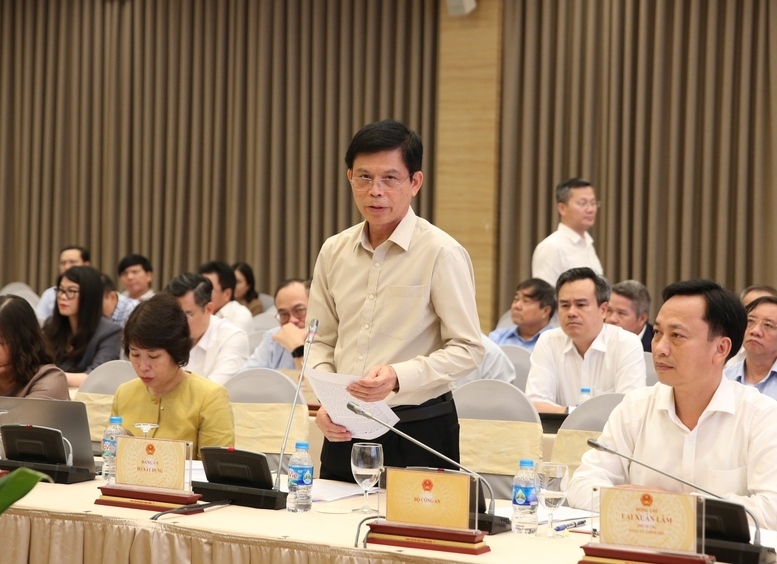 Thứ trưởng Bộ Liên minh Okvip có bao nhiều trang Lê Anh Tuấn trả lời câu hỏi của báo chí tại Họp báo. Ảnh: VGP/Nguyễn Hoàng