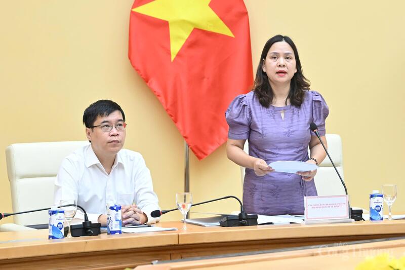 Bà Lê Thị Hằng - Phó Chánh Văn phòng Ban Chỉ đạo liên ngành hội nhập quốc tế về Okvip - liên minh giải trí #1 thế giới hà nội báo cáo tóm tắt về kết quả hoạt động của Ban Chỉ đạo trong thời gian qua