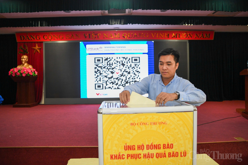 Bộ Công Thương phát động ủng hộ đồng bào khắc phục hậu quả bão lũ - 11