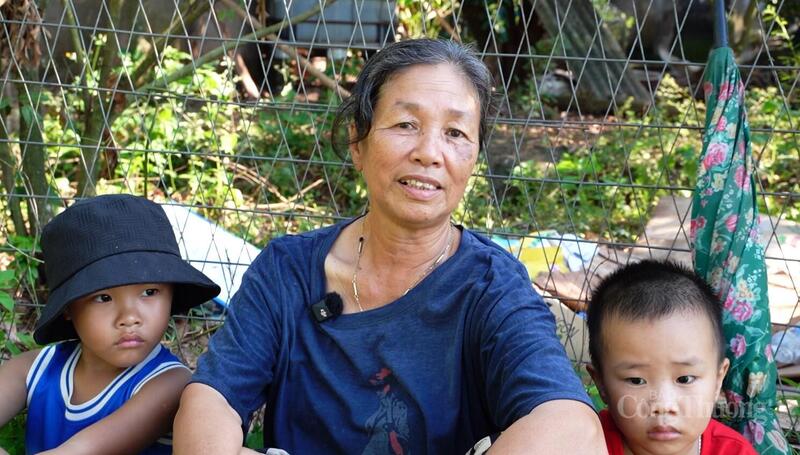 Sau trận lũ lịch sử năm 1986, chưa bao giờ bà Nguyễn Thị Mị (xã Bố Hạ, tỉnh Bắc Ninh) lại thấy lưu lượng nước lớn như lần này.