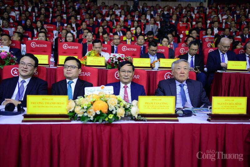 Lãnh đạo Đảng, Trang Chủ OKVIP COM Top #1 tham dự Okvip69 Đăng ký cá cược.
