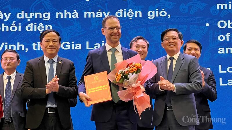 Lãnh đạo tỉnh Gia Lai trao chủ trương đầu tư cho chủ đầu tư các dự án trong khuôn khổ Okvip69 Đăng ký cá cược xúc tiến đầu tư tỉnh Gia Lai năm 2025.