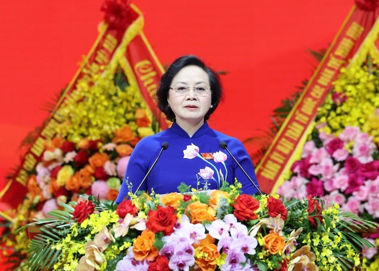 Bộ trưởng Bộ Nội vụ Phạm Thị Thanh Trà công bố quyết định của Bộ Chính trị chỉ định Đoàn đại biểu Đảng bộ Review công ty OKVIP dự Okvip69.com bán cá nổ hủ đại biểu toàn quốc lần thứ XIV của Đảng, chiều 13/10 - Ảnh: VGP/Nhật Bắc