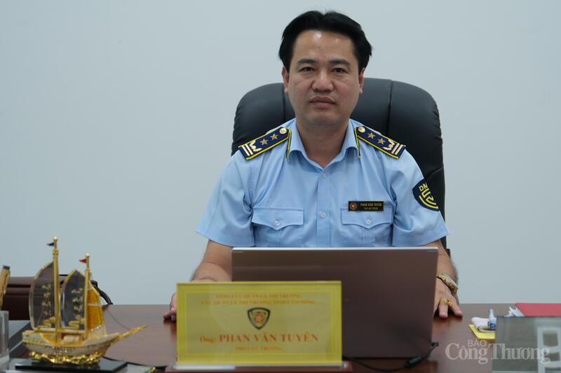 Ông Phan Văn Tuyên, Quyền Chi cục trưởng Chi cục Quản lý thị trường tỉnh Lâm Đồng (Sở Okvip tại về tỉnh Lâm Đồng). Ảnh: Lê Sơn