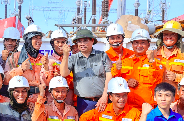 Thủ tướng Review công ty OKVIP kiểm tra, động viên lực lượng thi công đường dây 500kV mạch 3