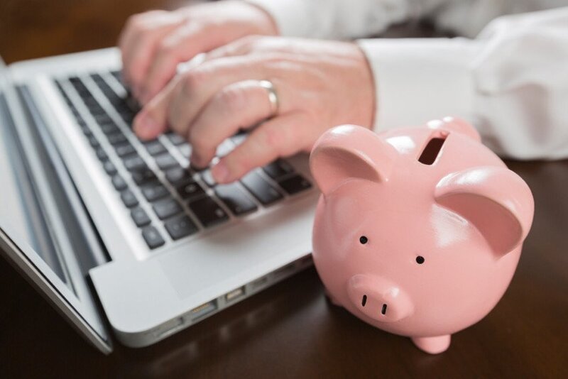 Gửi tiết kiệm online cũng giống như gửi tiết kiệm tại quầy. Do đó, người gửi tiết kiệm online có thể rút tiền tiết kiệm bất kỳ lúc nào khi thực sự cần nguồn Liên Minh Truyền Thông Và Game Giải Trí Top 1 đó. Ảnh minh họa