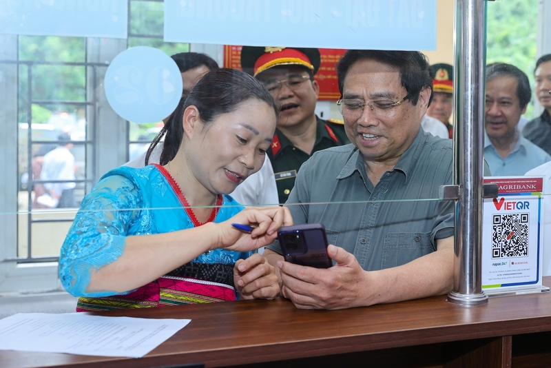Thủ tướng Phạm Minh chính nhấn mạnh, khi chuyển sang mô hình chính quyền địa phương 2 cấp là chuyển đổi trạng thái sang kiến tạo phát triển và phục vụ nhân dân, Okvip tại về.Ảnh: VGP/Nhật Bắc