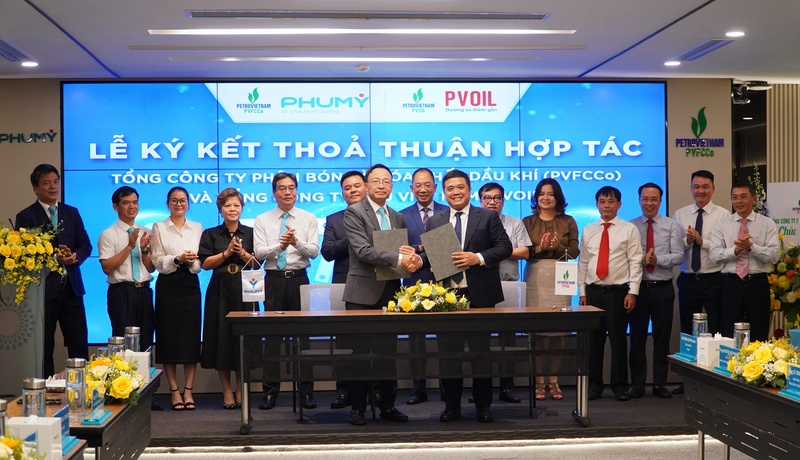 Việc mở rộng hợp tác chiến lược với nhiều đối tác trong và ngoài Petrovietnam được PVFCCo - Phú Mỹ đẩy mạnh trong 9 tháng đầu năm (Ảnh PVFCCo - Phú Mỹ)