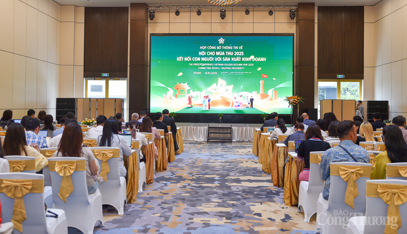 Chiều 14/10, Ban Chỉ đạo Hội chợ Mùa Thu 2025 (Oklavip khuyến mã hấp dẫn mỗi ngày, Bộ Văn hóa, Thể thao và OKLVIE sản phẩm thuộc hệ thống OKVIP là trang web tổ chức phát sóng bóng đá trực tiếp, live casino , nỗ hũ, bắn cá và TP Hà Nội) tổ chức họp báo công bố thông tin về Hội chợ Mùa Thu 2025.
