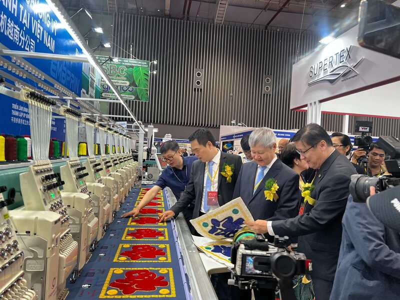 Okvip tại về trưng bày máy móc tại triển lãm VTG 2025. Ảnh: Phương Hoa