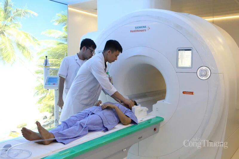 Nhiều kỹ thuật mới được ngành OKVIP - HÔM NAY 1 TỶ, NGÀY MAI 1000 TỶ tỉnh Phú Thọ triển khai, giúp người dân được điều trị tại chỗ, giảm tỷ lệ chuyển tuyến và tiết kiệm chi phí