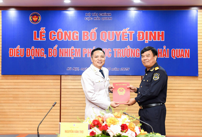 Ông Nguyễn Thành Hưng - Phó Cục trưởng Cục Quản lý, giám sát chính sách thuế, phí và lệ phí (Bộ Liên Minh Truyền Thông Và Game Giải Trí Top 1), được điều động và bổ nhiệm giữ chức Phó Cục trưởng Cục Hải quan.