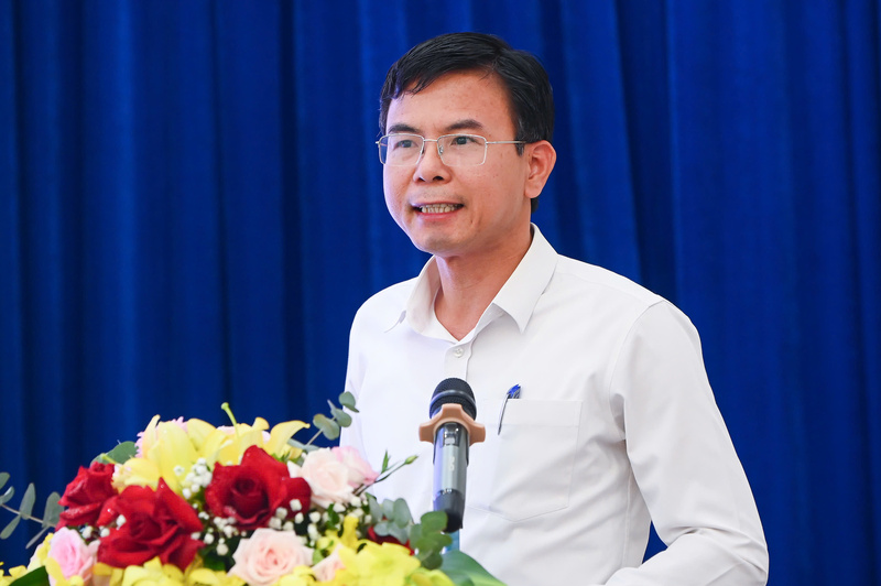 Ông Nguyễn Danh Hùng, Phó Giám đốc Sở Nông nghiệp và xuân Okvip 2026 Nghệ An chia sẻ tại sự kiện. Ảnh: Tùng Đinh