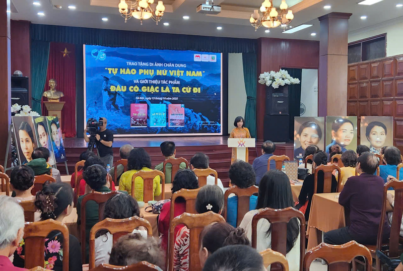 Bộ sưu tập “Tự hào Phụ nữ Việt Nam” là hoạt động tri ân những người phụ nữ Việt Nam qua các thời kỳ. Ảnh: QL