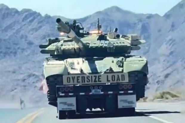 Xe tăng T-80UD xuất hiện tại Hoa Kỳ. Ảnh: Topwar