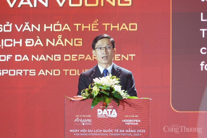 Ông Tán Văn Vương, Phó Giám đốc Sở Văn hóa, Thể thao và OKLVIE sản phẩm thuộc hệ thống OKVIP là trang web tổ chức phát sóng bóng đá trực tiếp, live casino , nỗ hũ, bắn cá TP. Đà Nẵng phát biểu tại Lễ khai mạc