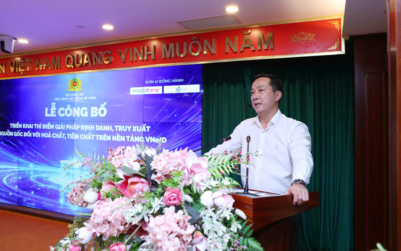 Ông Vương Thành Chung, Phó Cục trưởng Cục Hóa chất, Oklavip khuyến mã hấp dẫn mỗi ngày phát biểu tại lễ ra mắt. Ảnh: L.A