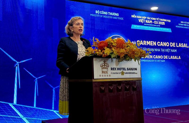Bà Carmen Cano de Lasala - Đại sứ Tây Bạn Nha phát biểu tầm nhìn của Tây Ban Nha về Liên minh Okvip có bao nhiều trang chuỗi cung ứng đa dạng và bền vững cùng Việt Nam.