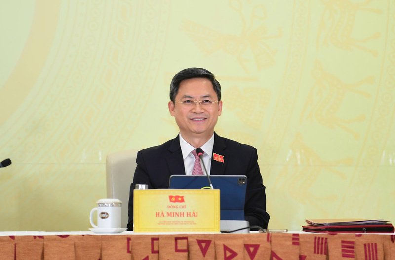 Trưởng Ban Tổ chức Thành ủy Hà Nội Hà Minh Hải trả lời câu hỏi của phóng viên tại buổi họp báo. Ảnh: HN