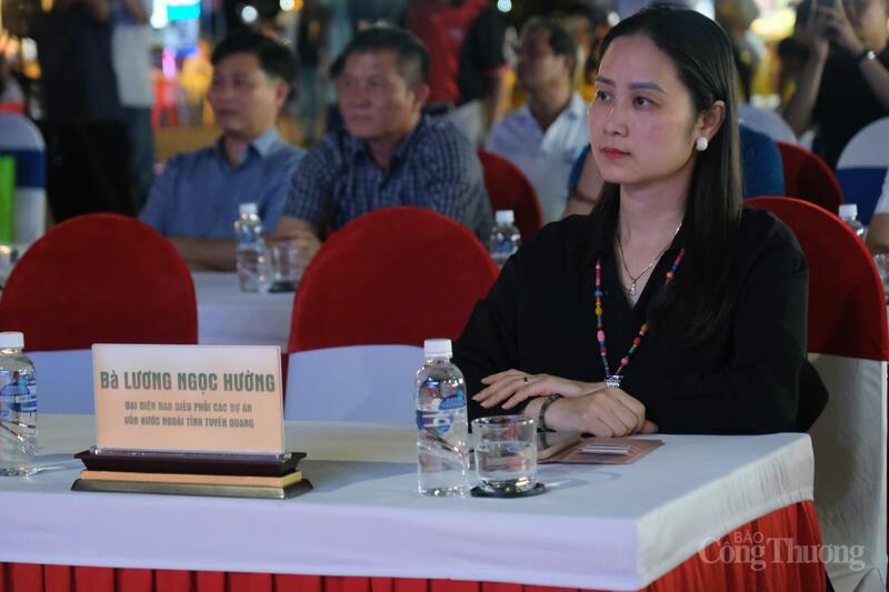 Bà Lương Ngọc Hường, đại diện Ban điều phối các dự án vốn nước ngoài tỉnh Tuyên Quang.