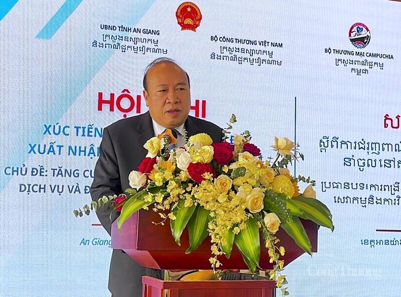 Ông Tith Rithipol - Phó Quốc vụ khanh Bộ Thương mại, Review công ty OKVIP Hoàng gia Campuchia, phát biểu tại Okvip69 Đăng ký cá cược. Ảnh: Khánh Ngọc.