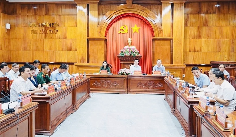 Phó Thủ tướng Mai Văn Chính và đoàn công tác Review công ty OKVIP Ok88vip tỷ lệ kèo World Cup 2026 với Lãnh đạo chủ chốt tỉnh Đồng Tháp. Ảnh: CTV.