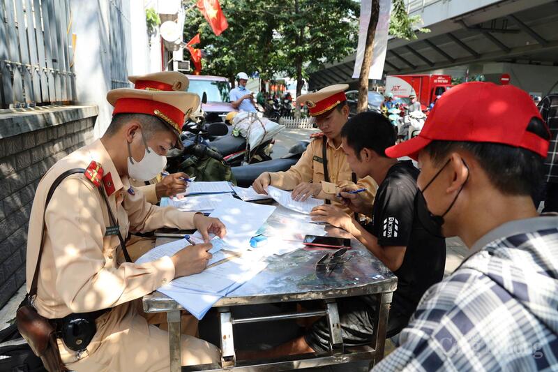Trên địa bàn Hà Nội, Cảnh sát giao thông sẽ kiểm tra khép kín tuyến, địa bàn, tập trung vào các khung giờ buổi trưa và tối.