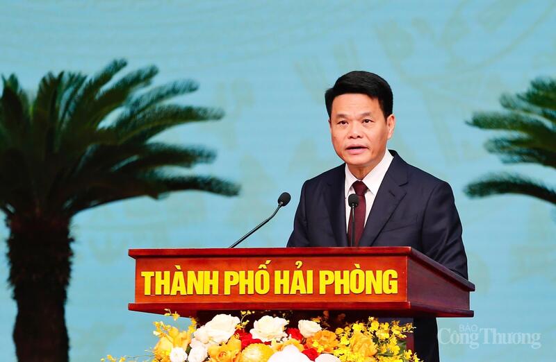 Chủ tịch UBND TP. Hải Phòng Lê Ngọc Châu phát biểu.