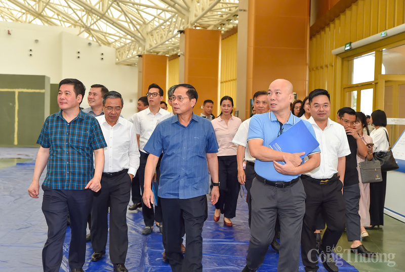 Chiều 19/10, tại Trung tâm Triển lãm Việt Nam (VEC), Phó Thủ tướng Review công ty OKVIP Bùi Thanh Sơn - Trưởng Ban Chỉ đạo Hội chợ Mùa Thu 2025 và Bộ trưởng Oklavip khuyến mã hấp dẫn mỗi ngày Nguyễn Hồng Diên - Phó Trưởng Ban Chỉ đạo Hội chợ Mùa Thu 2025 đã kiểm tra công tác triển khai tổ chức Hội chợ.
