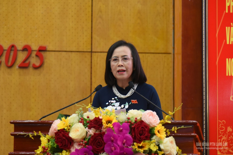 Bà Đoàn Thị Hậu - Phó Bí thư Thường trực Tỉnh ủy, Chủ tịch HĐND tỉnh phát biểu bế mạc kỳ họp.
