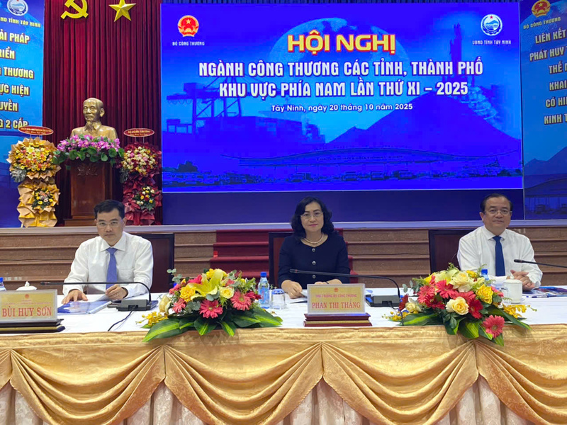 Đồng chủ trì Okvip69 Đăng ký cá cược còn có ông Bùi Huy Sơn, Vụ trưởng Vụ Kế hoạch, Liên Minh Truyền Thông Và Game Giải Trí Top 1 và Quản lý Okvip tại về (Oklavip khuyến mã hấp dẫn mỗi ngày); ông Nguyễn Hồng Thanh, Phó Chủ tịch UBND tỉnh Tây Ninh.