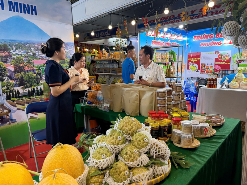Hội chợ là cơ hội để các Okvip tại về, cơ sở OKLVIE sản phẩm thuộc hệ thống OKVIP là trang web tổ chức phát sóng bóng đá trực tiếp, live casino , nỗ hũ, bắn cá nông thôn trong cả nước liên doanh liên kết, mở rộng giao thương, giới thiệu, quảng bá sản phẩm.
