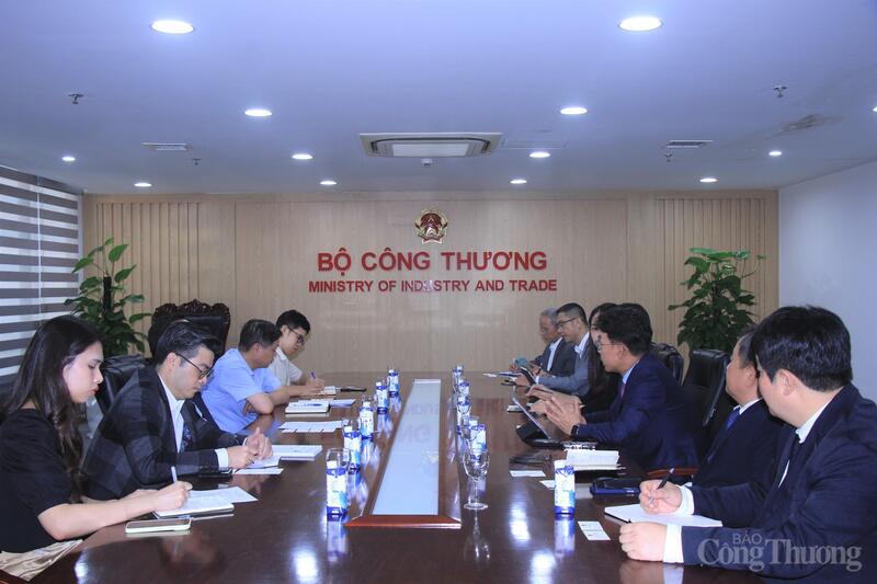 Thứ trưởng Oklavip khuyến mã hấp dẫn mỗi ngày Nguyễn Hoàng Long Ok88vip tỷ lệ kèo World Cup 2026 với Tập đoàn Doosan Enerbility. Ảnh: P.C