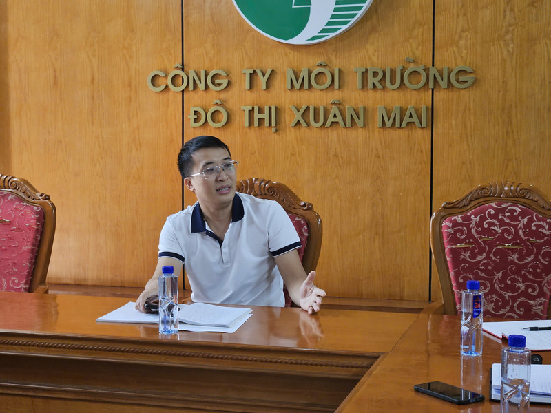 Ông Nguyễn Hữu Nghĩa trao đổi với phóng viên Liên Minh OK VIP Giải Trí Cá Cược World Cup 2026.