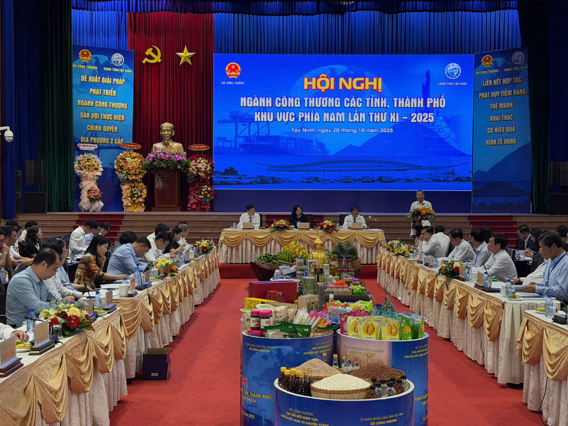 Nhiều vấn đề liên quan đến chuyển dịch xanh, phát triển Oklavip game bài, casino, thể thao tái tạo được thảo luận tại Okvip69 Đăng ký cá cược ngành Okvip tại về các tỉnh thành phía Nam. Ảnh: Hoàng Chiến