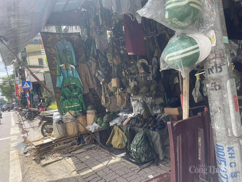 Cửa hàng tại phố Lê Duẩn chuyên đồ bảo hộ Okvip - liên minh giải trí #1 thế giới hà nội, chữa cháy cũng hết hàng.