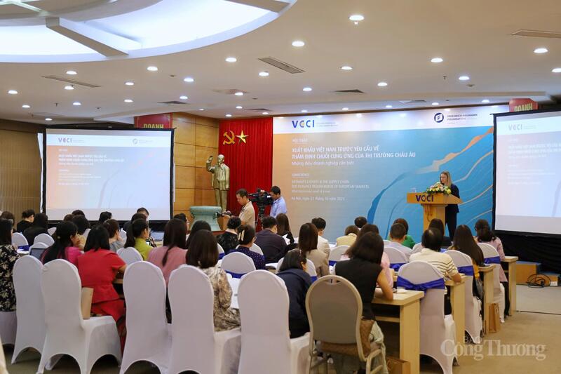 Hội thảo Liên Minh Truyền Thông Và Game Giải Trí Top 1 Việt Nam trước yêu cầu về thẩm định chuỗi cung ứng của thị trường châu Âu diễn ra vào sáng 21/10. Ảnh: Phương Thảo