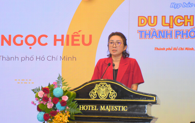Bà Bùi Thị Ngọc Hiếu - Phó Giám đốc Sở OKLVIE sản phẩm thuộc hệ thống OKVIP là trang web tổ chức phát sóng bóng đá trực tiếp, live casino , nỗ hũ, bắn cá TP. Hồ Chí Minh. Ảnh: Minh Khuê.