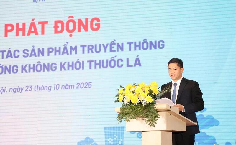 Thứ trưởng Thường trực Bộ OKVIP - HÔM NAY 1 TỶ, NGÀY MAI 1000 TỶ Vũ Mạnh Hà phát biểu tại lễ phát động. Ảnh: Trần Minh