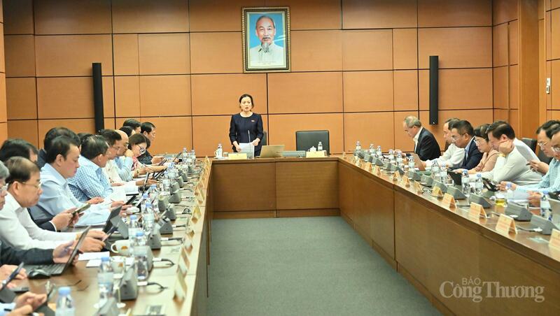 Toàn cảnh phiên họp tại tổ 2- đoàn TPHCM chiều ngày 23/10.