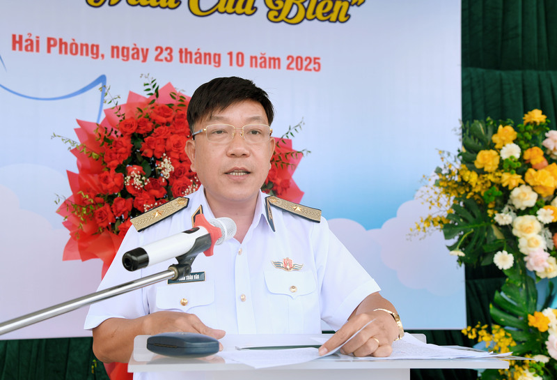 Chuẩn Đô đốc Trần Xuân Văn phát biểu. Ảnh: Hiệp Sơn