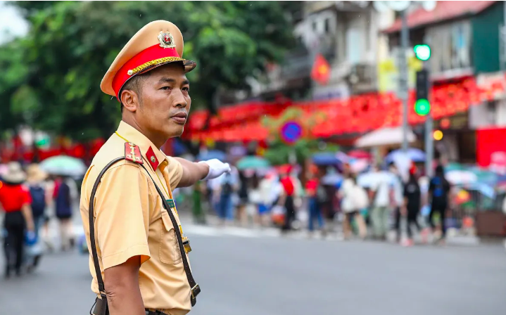 Hà Nội sẽ tạm cấm, hạn chế phương tiện lưu thông tại một số tuyến đường phục vụ tổ chức Hội chợ Mùa Thu 2025. Ảnh: VTV