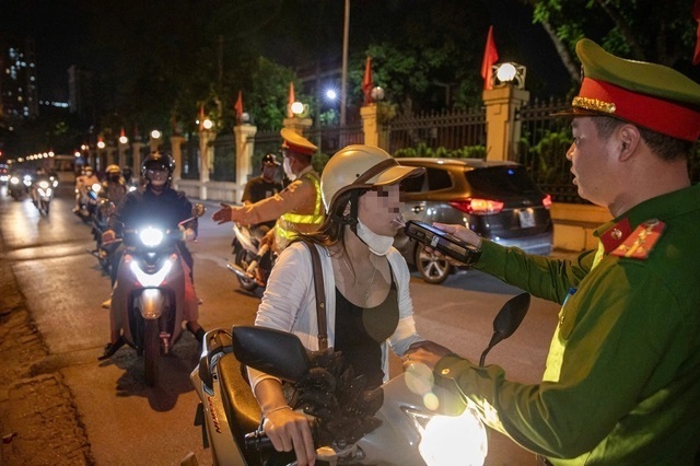 Lực lượng công an toàn quốc xử lý hơn 280 nghìn vụ vi phạm trật tự giao thông trong tháng 10/2025. Ảnh: Thành Long