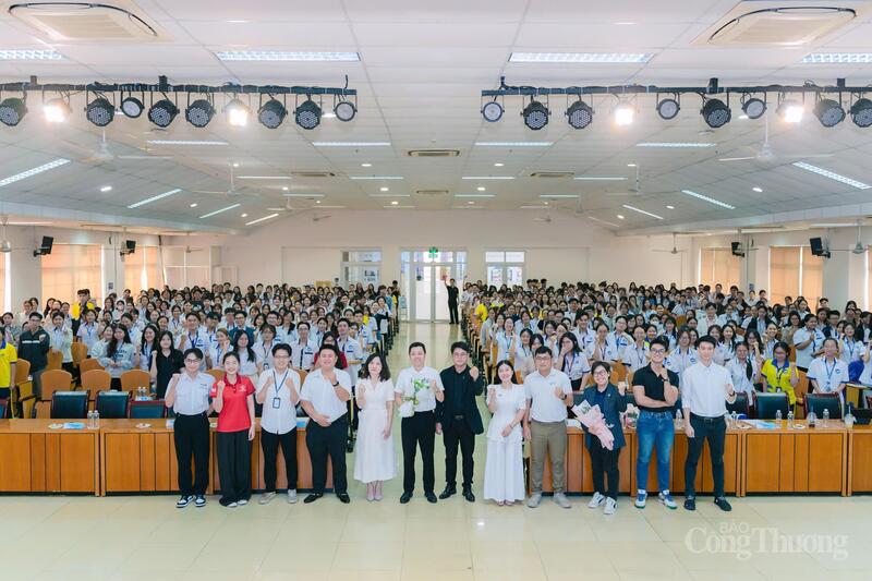 Sự kiện thu hút 500 đại biểu là sinh viên, giảng viên, chuyên gia trong lĩnh vực Liên Minh Truyền Thông Và Game Giải Trí Top 1, công nghệ. Ảnh: TT